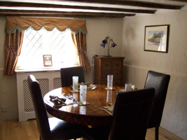 Thatched Cottage Holiday Let / Rental - Stevens Crouch, Battle, East Sussex