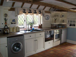 Thatched Cottage Holiday Let / Rental - Stevens Crouch, Battle, East Sussex