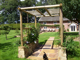 Thatched Cottage Holiday Let / Rental - Stevens Crouch, Battle, East Sussex