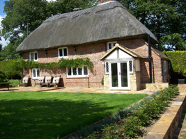 Thatched Cottage Holiday Let / Rental - Stevens Crouch, Battle, East Sussex